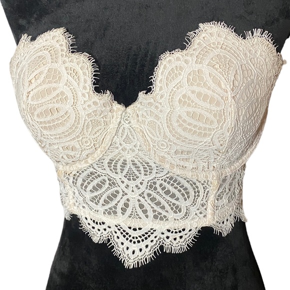 Elegant Cream Lace Bralette - Picture 4 of 13